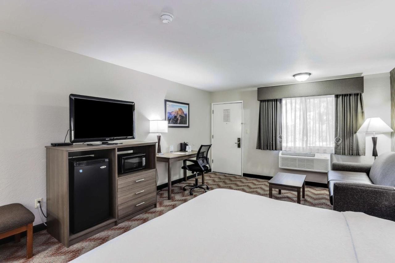 Best Western Plus Sonora Oaks Hotel And Conference Center Екстериор снимка